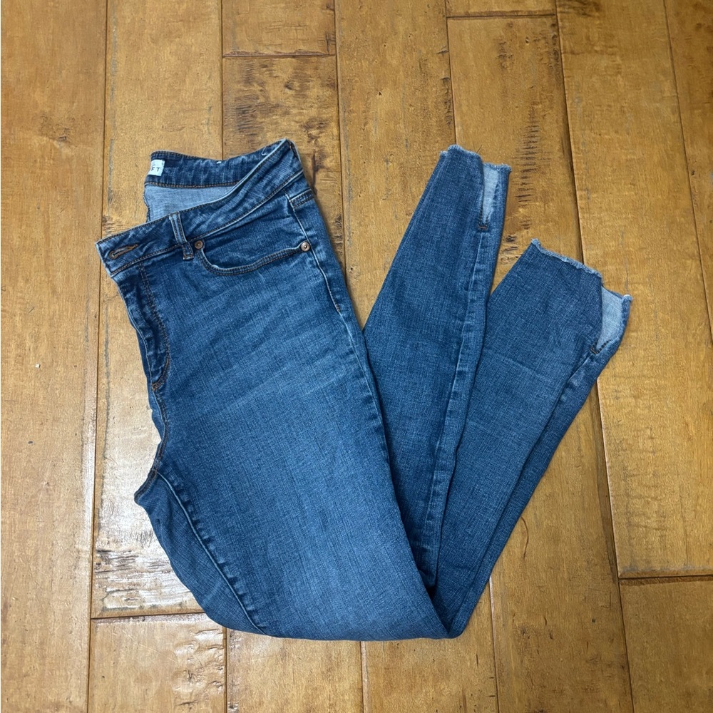 5 PAIRS of LOFT Curvy Women's Skinny Jeans - 4 blue, 1 black Size 10/30